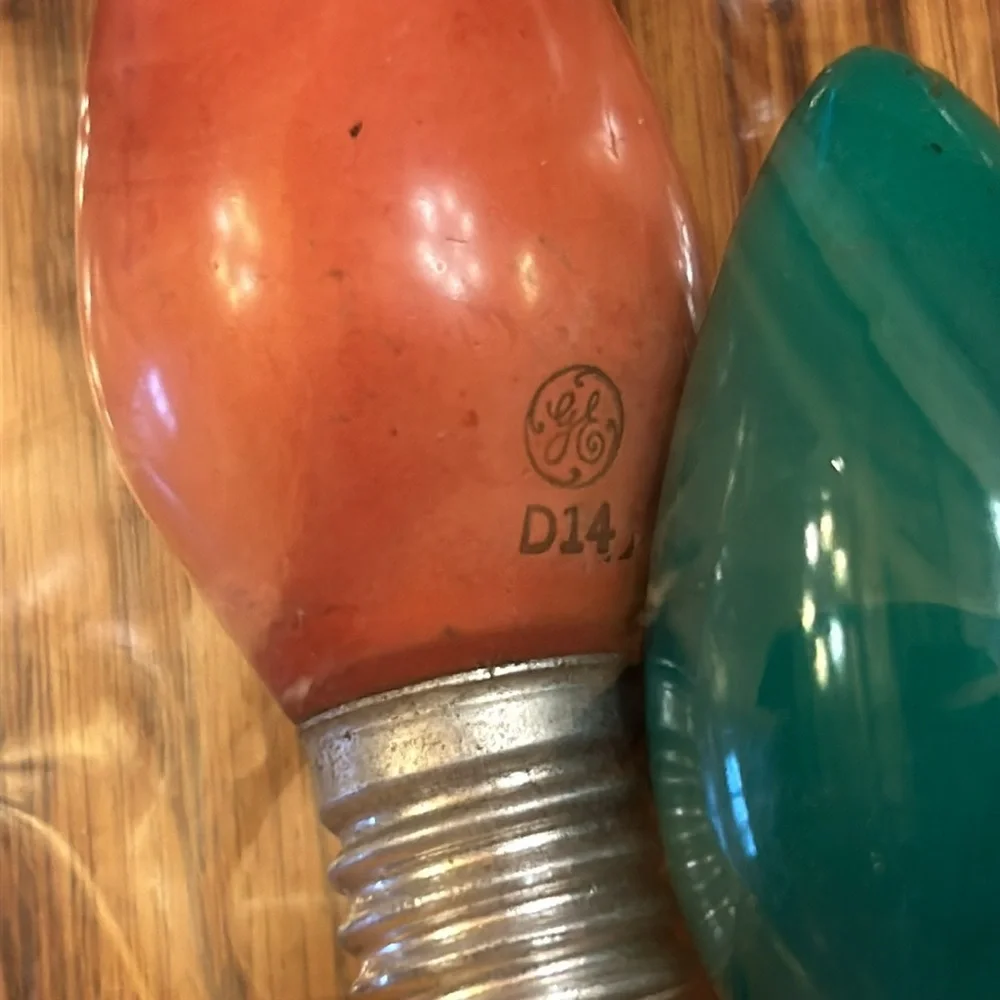 17 Vintage 1950s C9 GE Interior Paint Flame Swirl Christmas Light Bulbs - Work